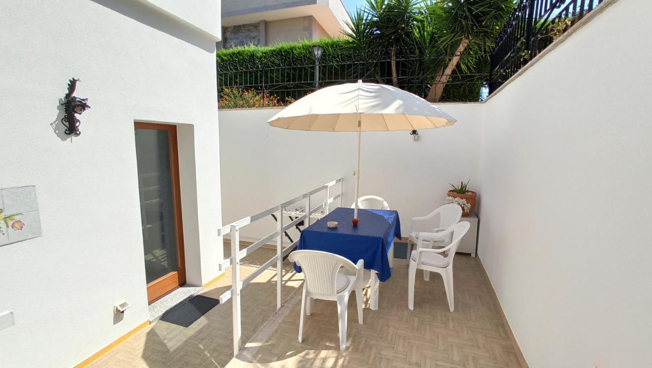 Villa Mary - Apartments Trani Extérieur photo