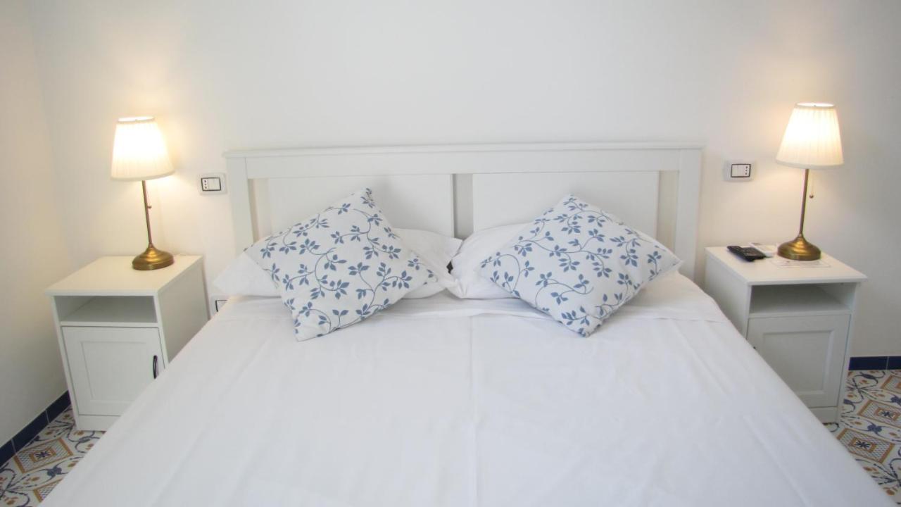 Villa Mary - Apartments Trani Extérieur photo