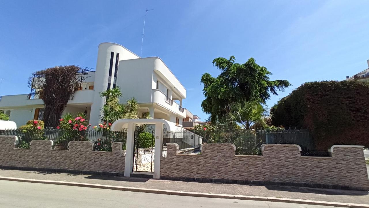Villa Mary - Apartments Trani Extérieur photo