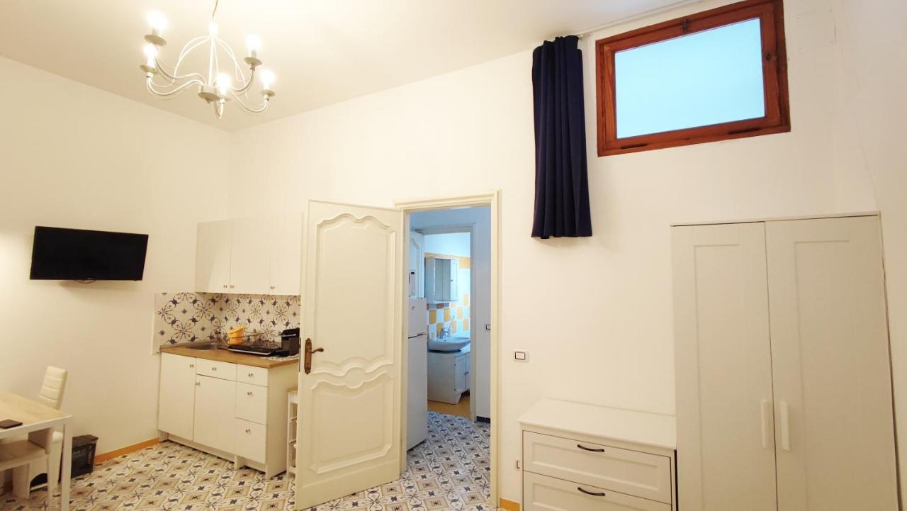 Villa Mary - Apartments Trani Extérieur photo